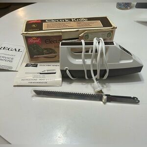 VTG 1970’s Regal Electric Knifew/serrated steel blade orig box